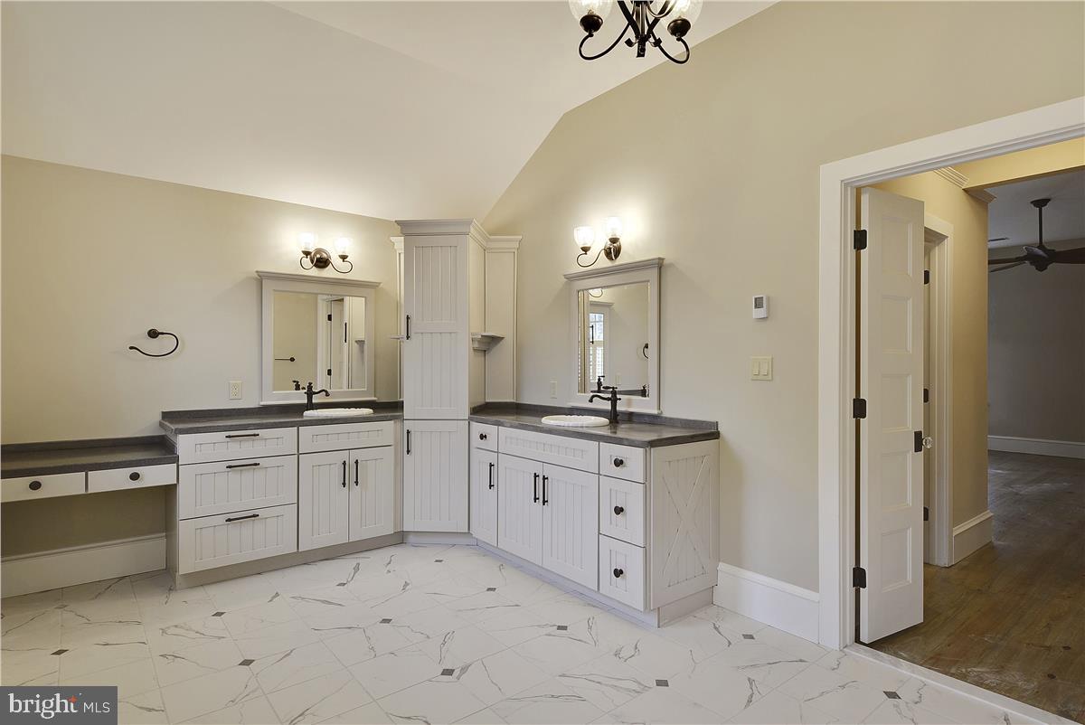 EASTPORT - Residential