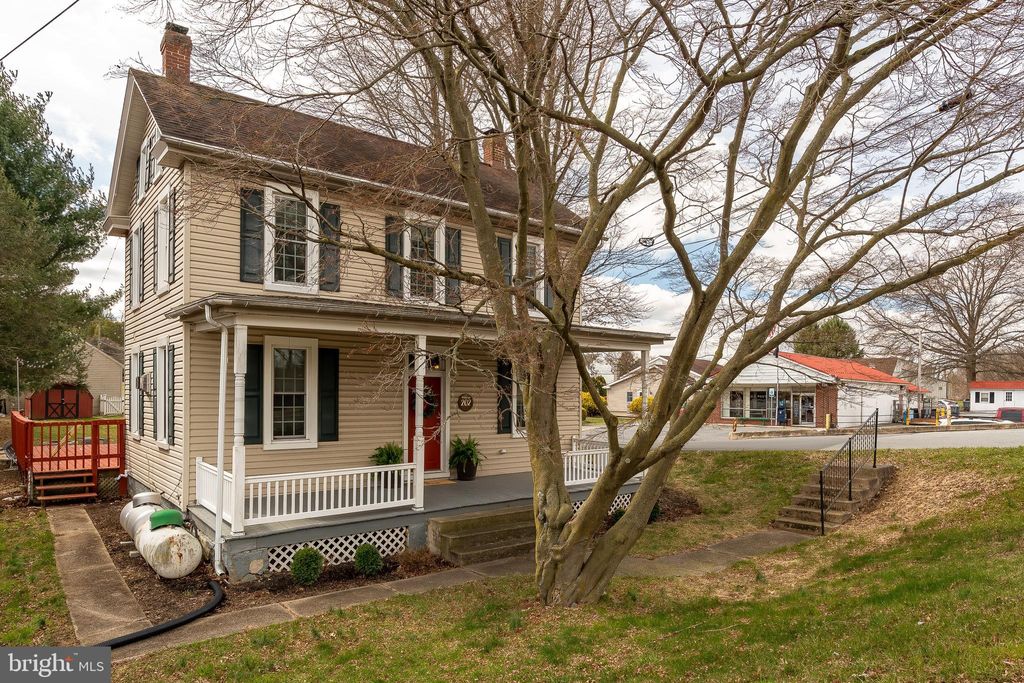 Photo of 202 E MAIN ST, MOUNTVILLE, PA 17554 (MLS # PALA2032010)