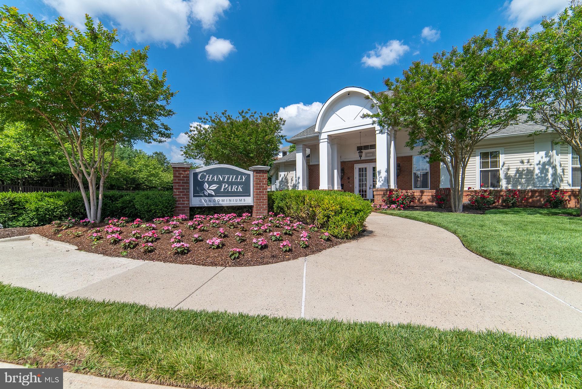 CHANTILLY PARK - Residential