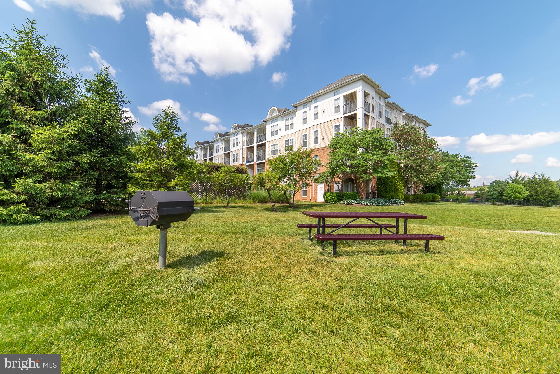 CHANTILLY PARK - Residential
