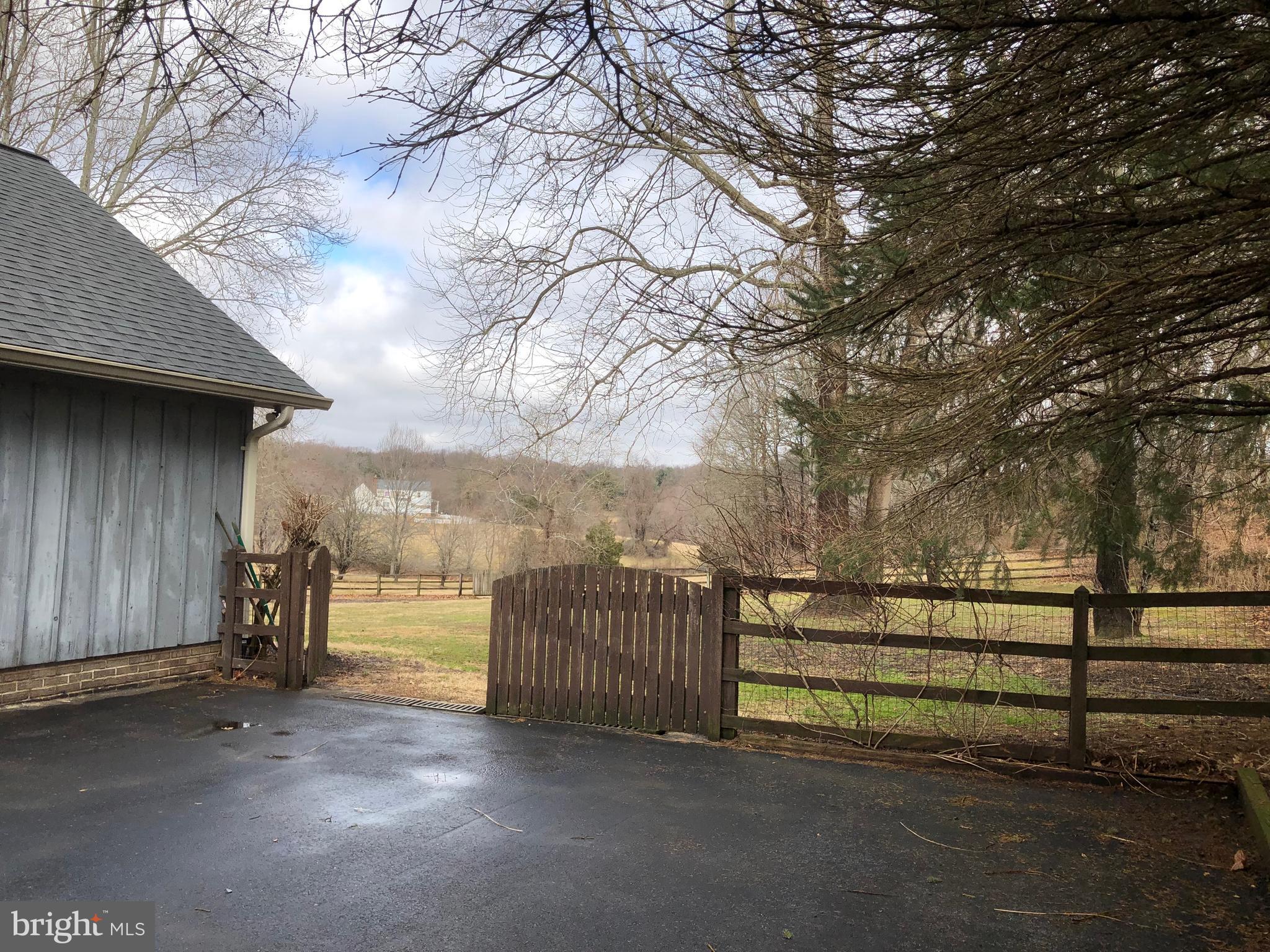 SUNSHINE ACRES - Residential