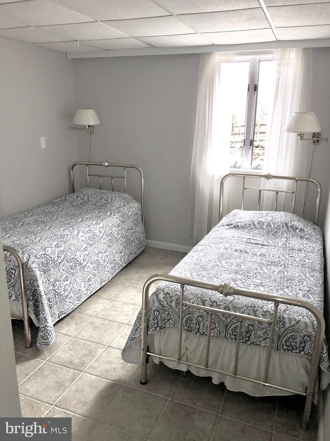 SUNSHINE ACRES - Residential