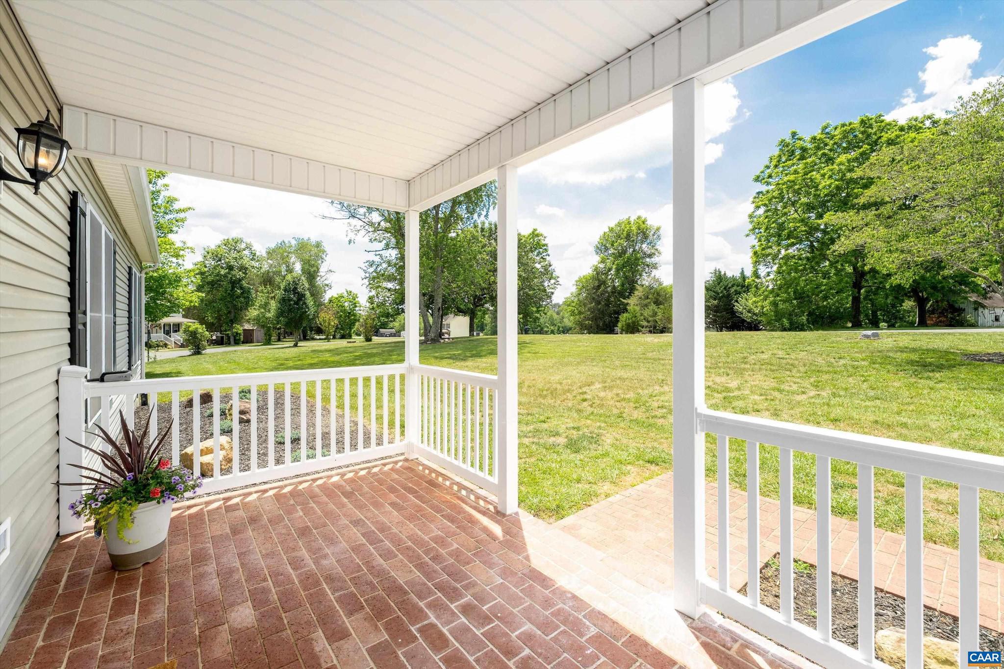 742 VALLEY VIEW RD