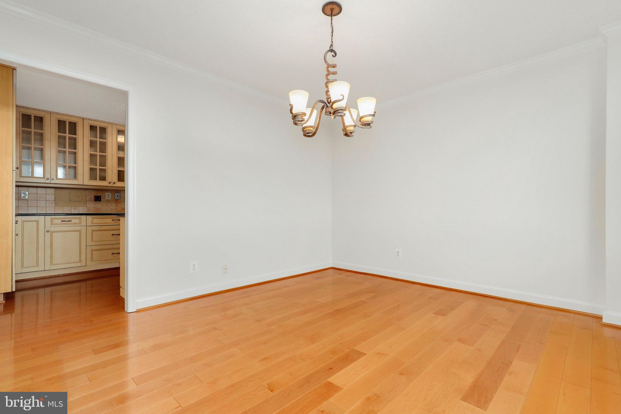 PROMENADE TOWERS - Residential