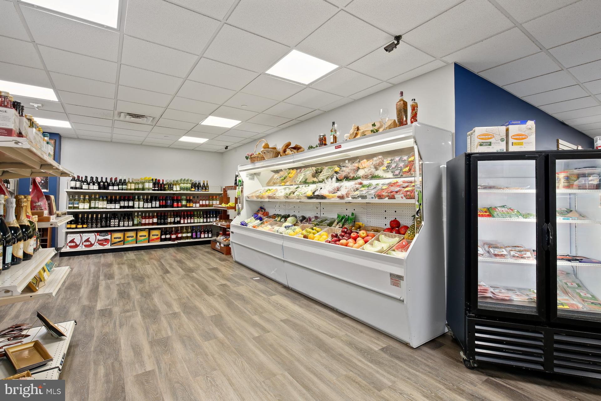 PROMENADE TOWERS - Residential