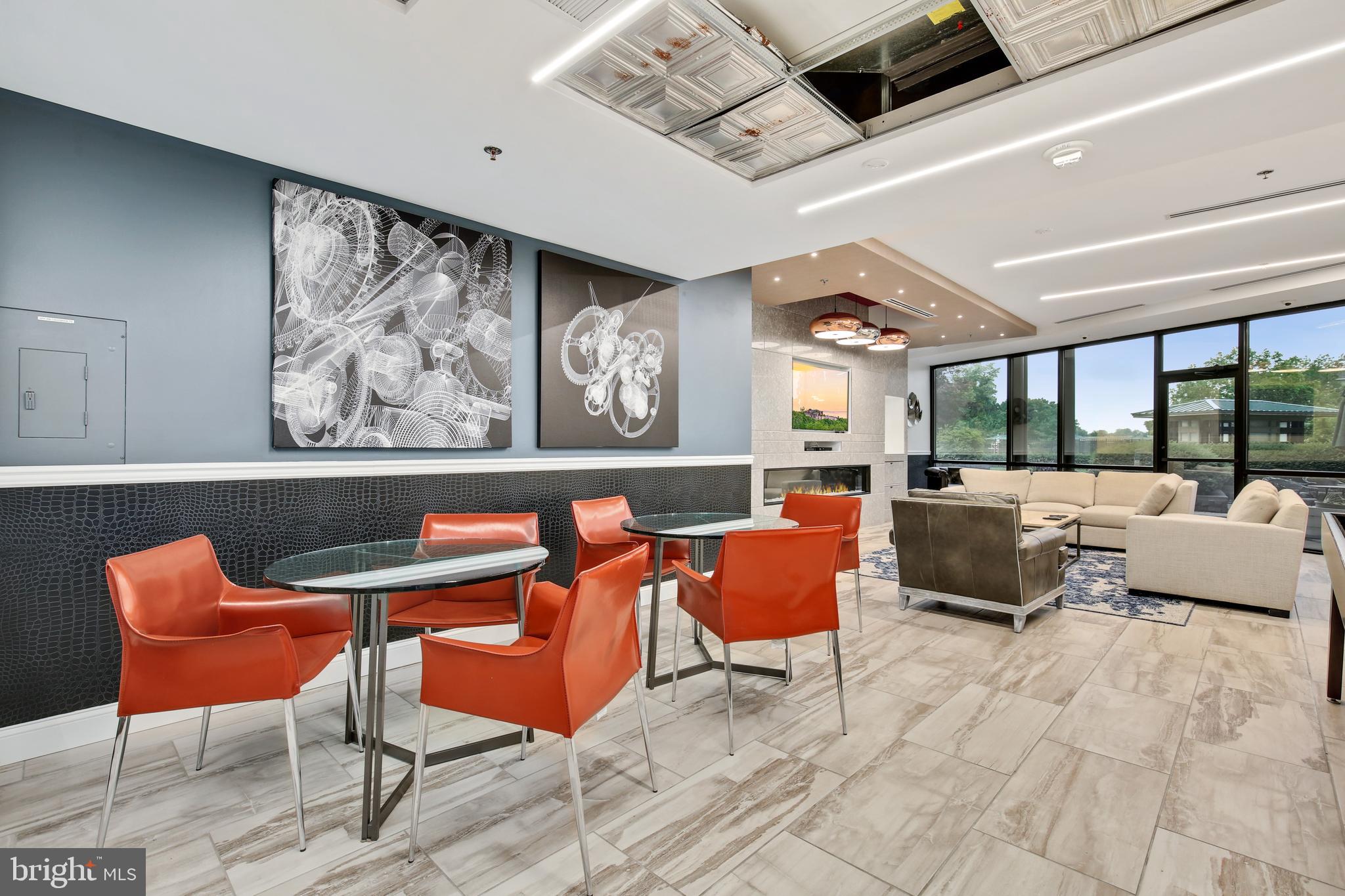 PROMENADE TOWERS - Residential