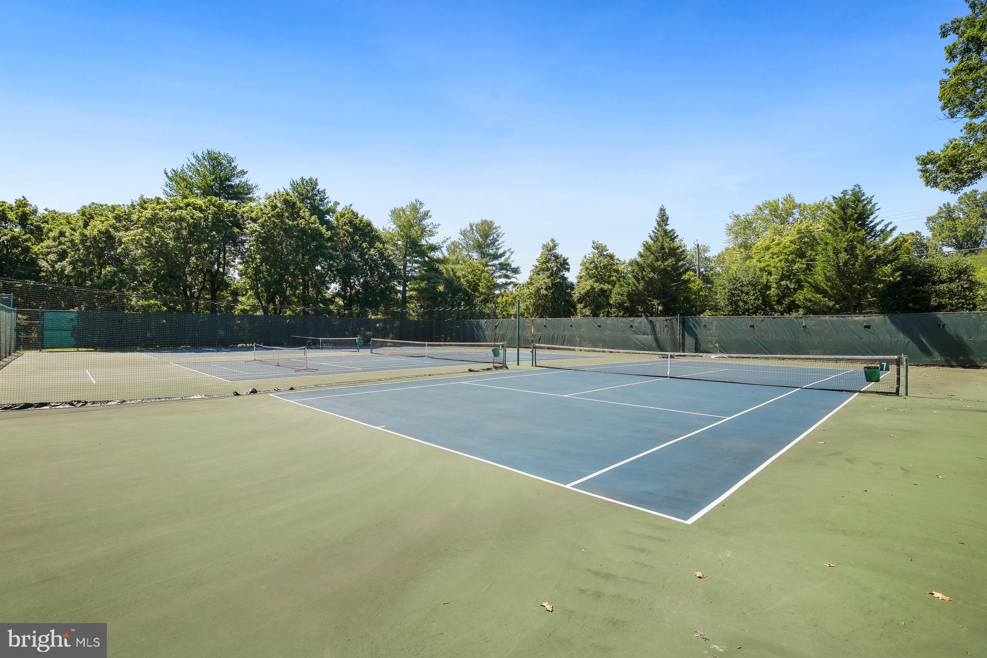 PROMENADE TOWERS - Residential