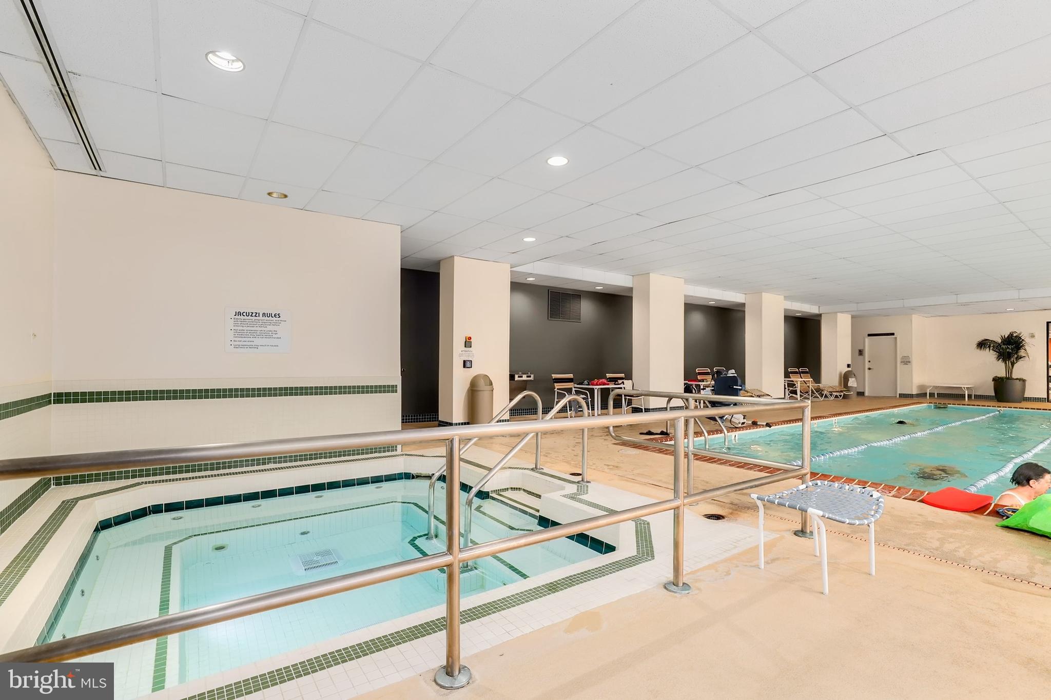 PROMENADE TOWERS - Residential