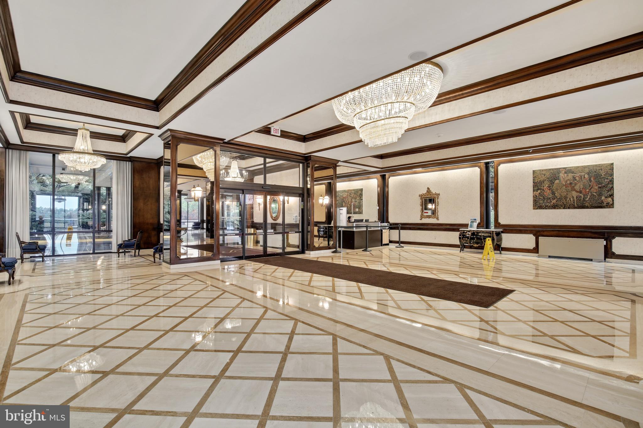 PROMENADE TOWERS - Residential