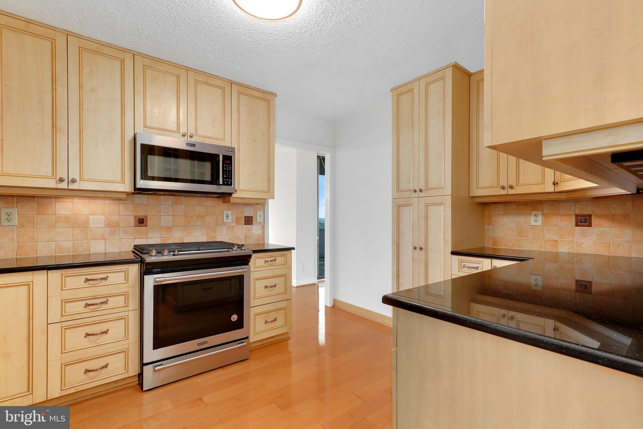 PROMENADE TOWERS - Residential