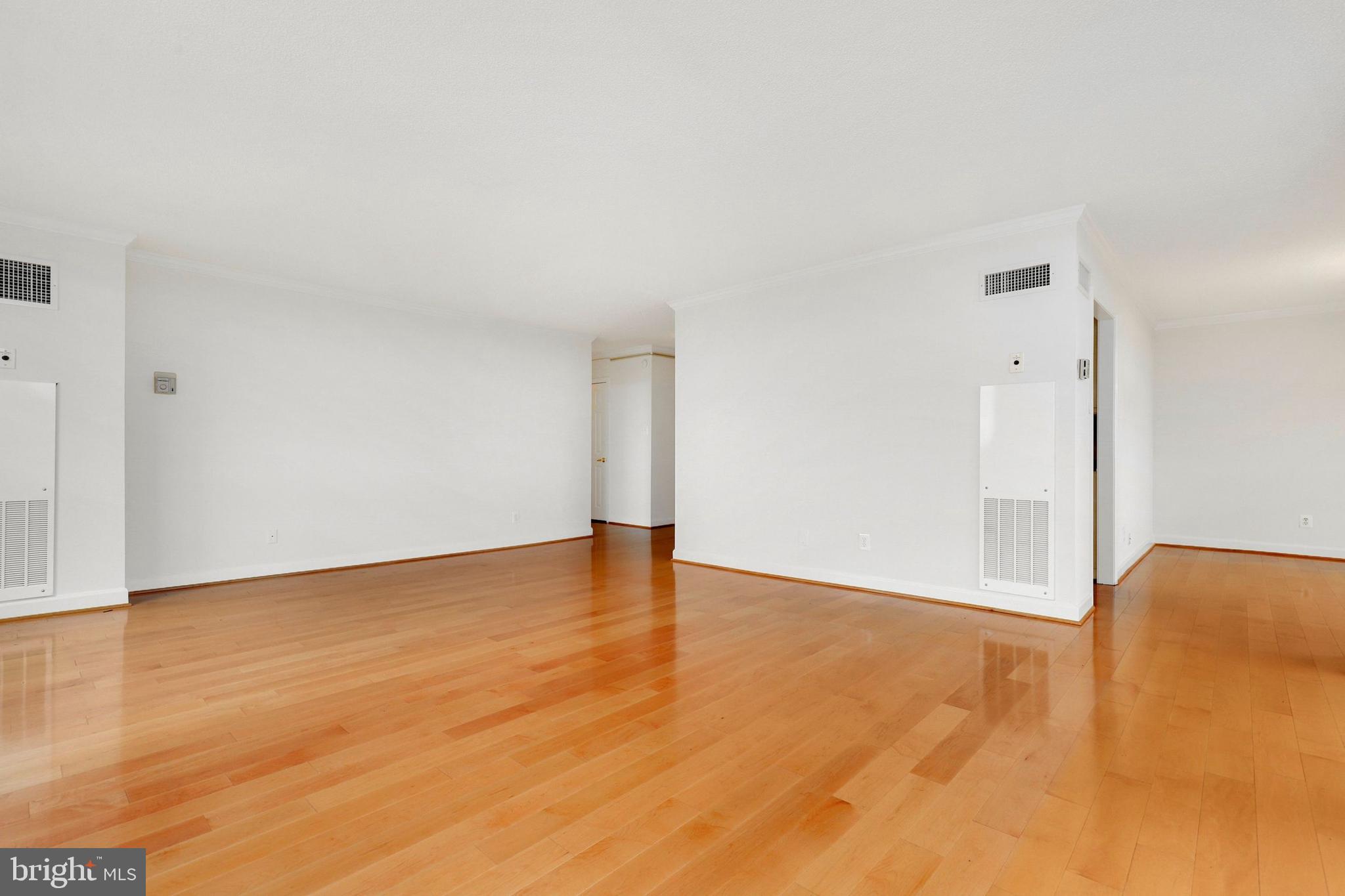 PROMENADE TOWERS - Residential