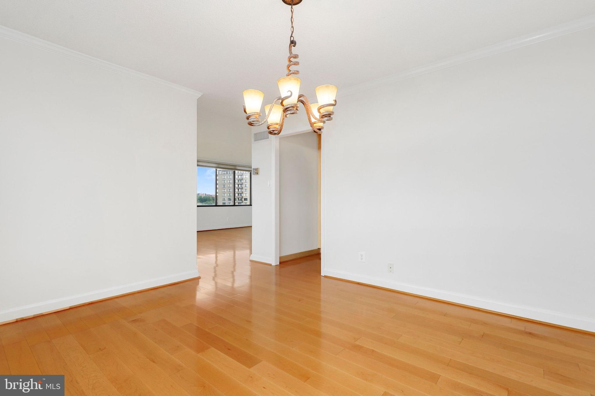 PROMENADE TOWERS - Residential