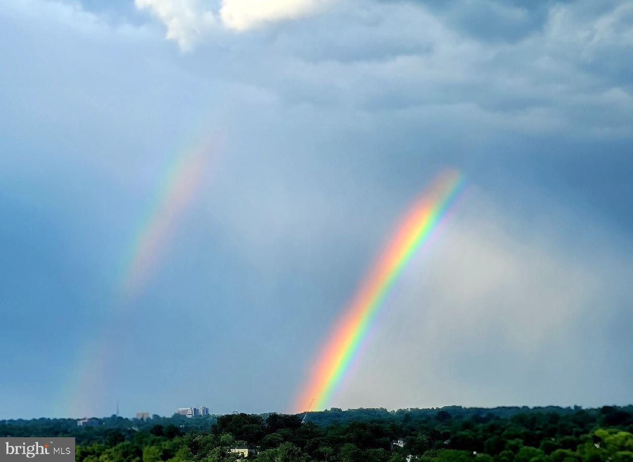 PROMENADE TOWERS - Residential