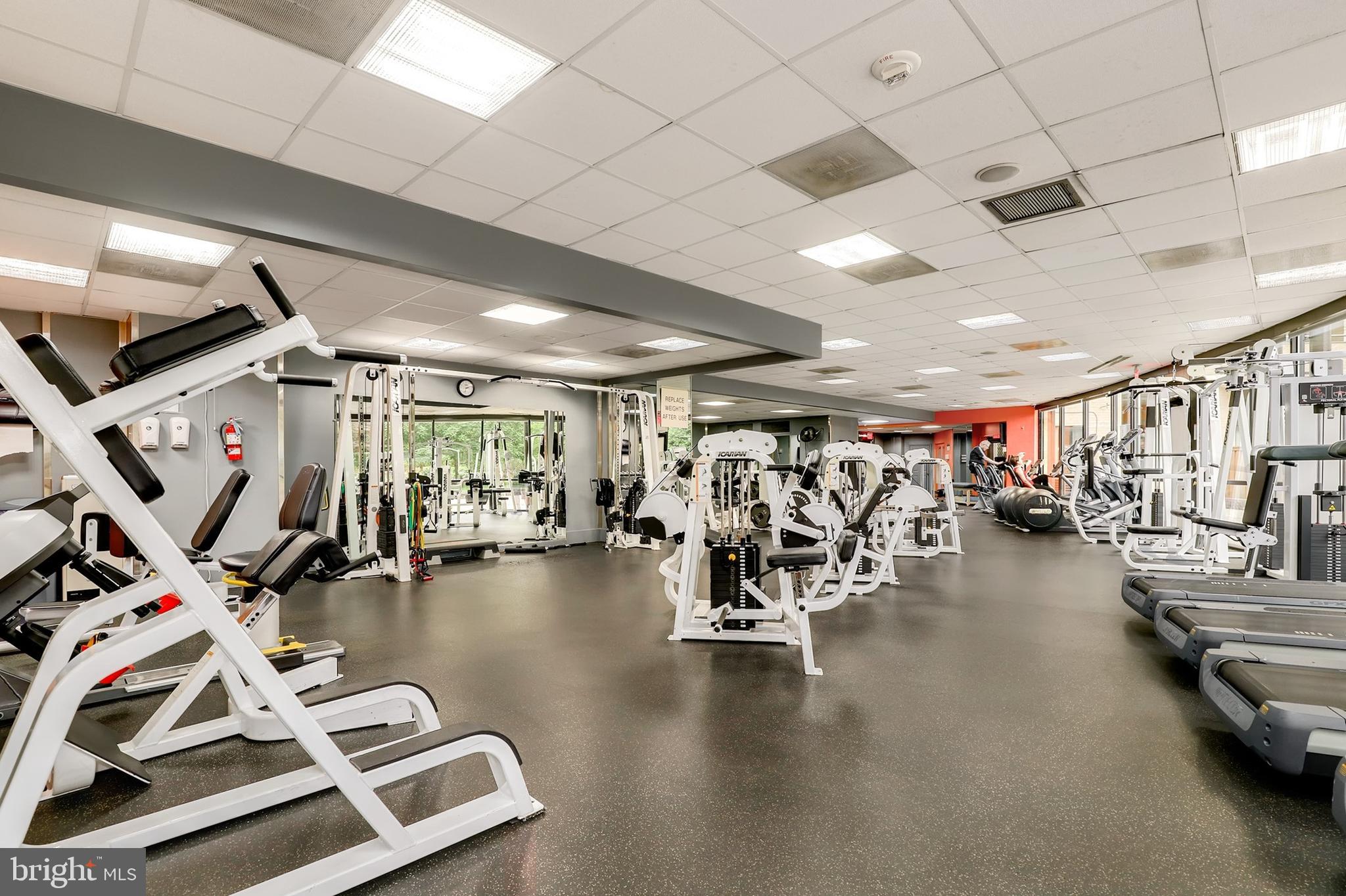 PROMENADE TOWERS - Residential