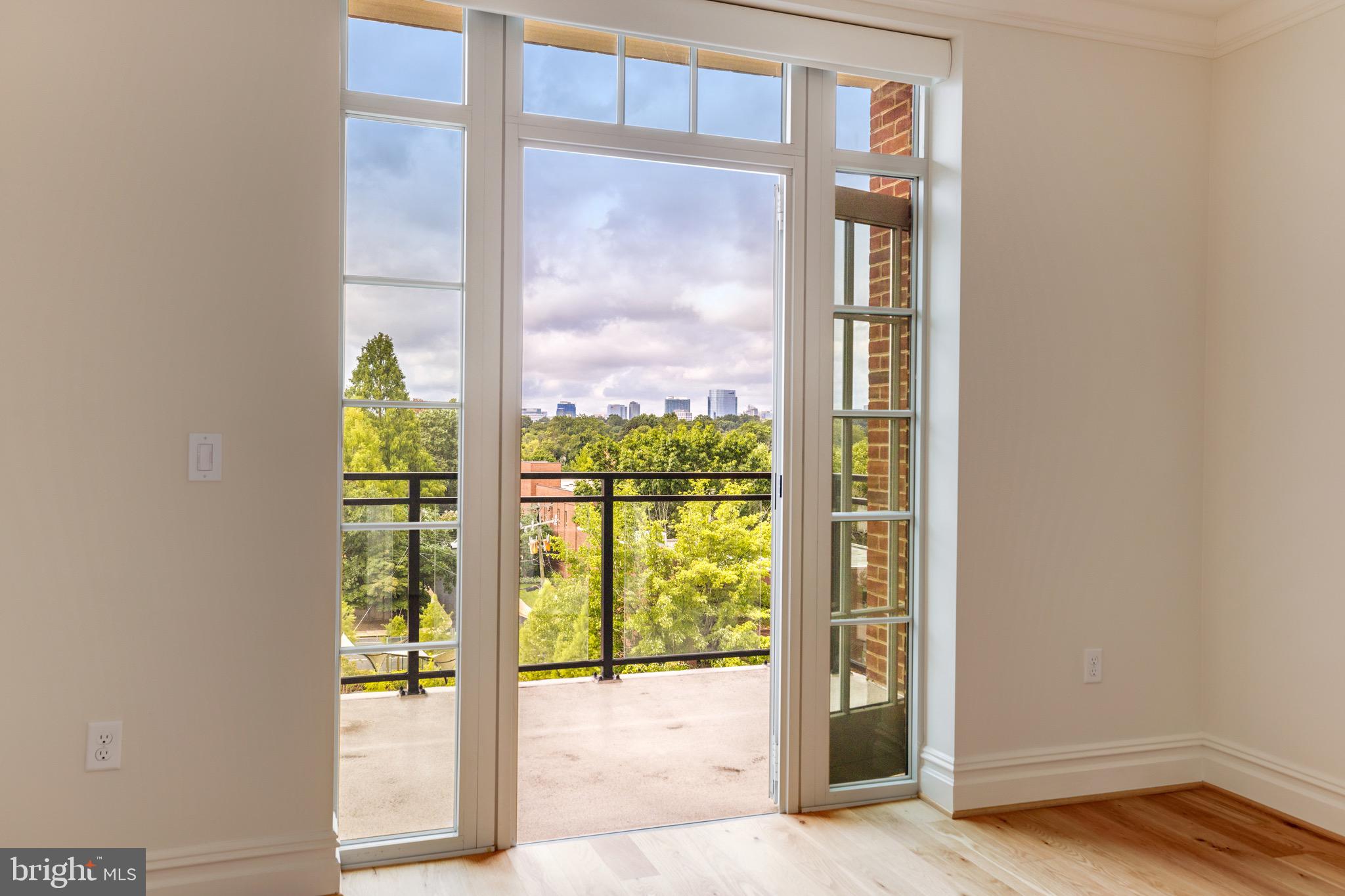 THE SIGNET - Residential