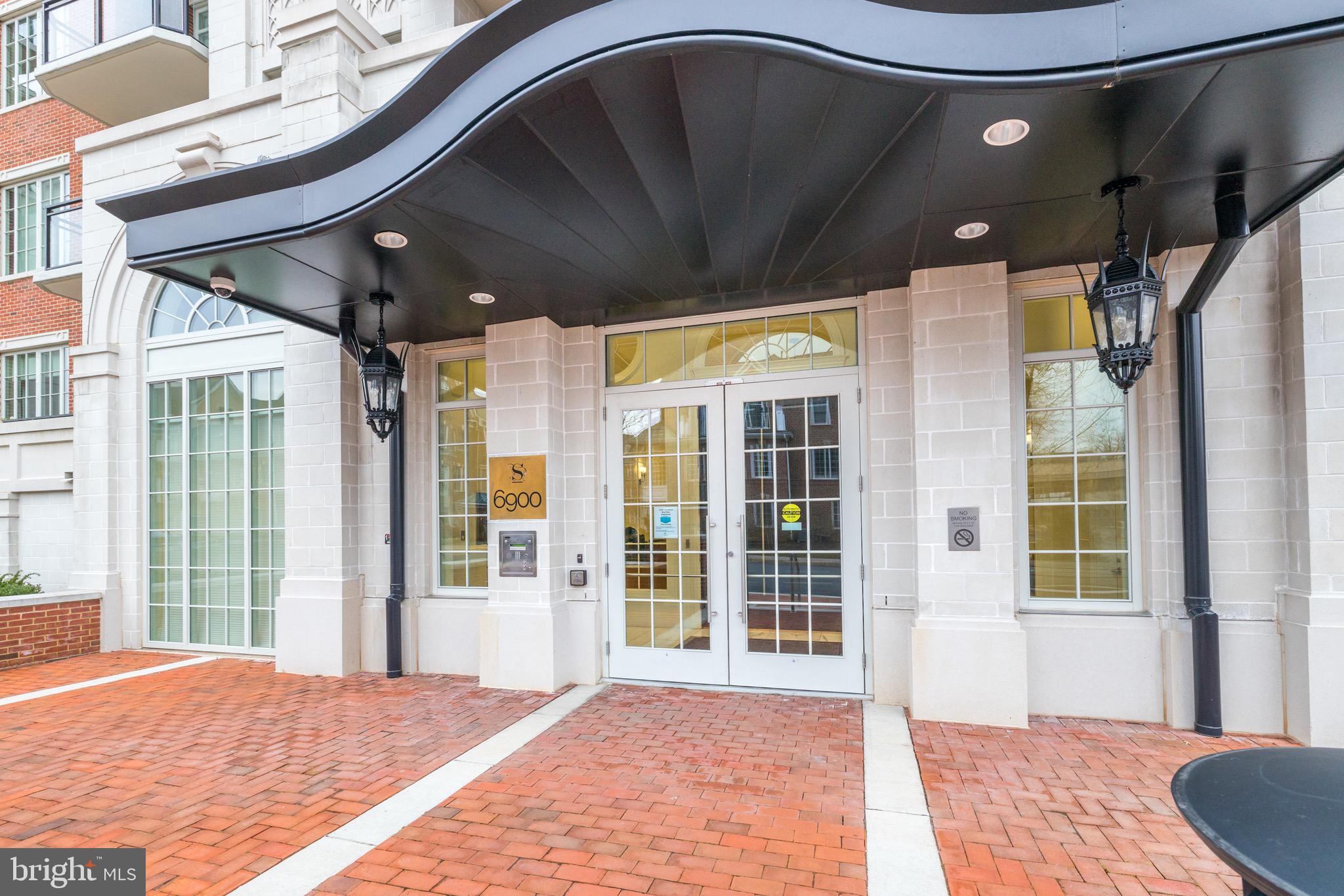 THE SIGNET - Residential