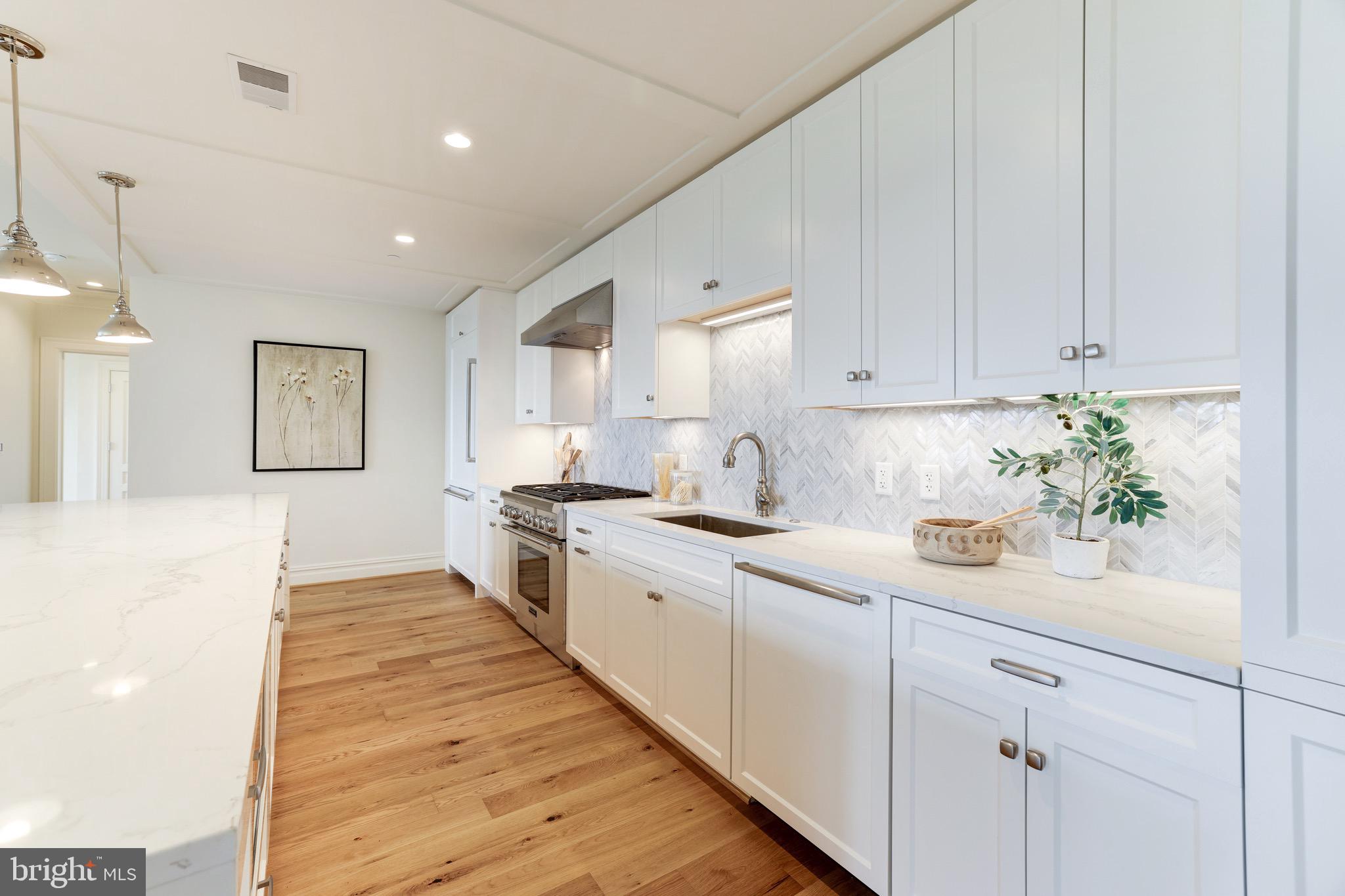 THE SIGNET - Residential