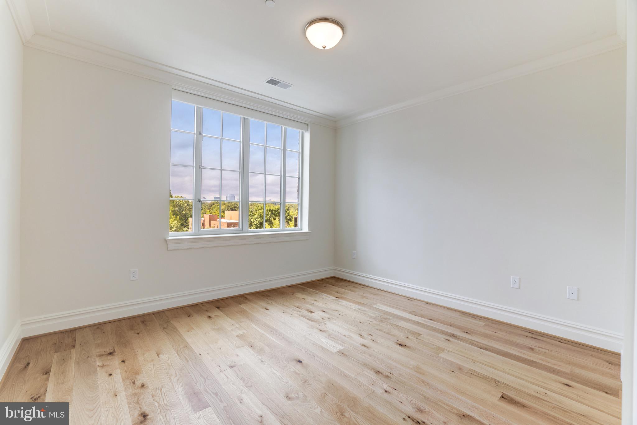 THE SIGNET - Residential