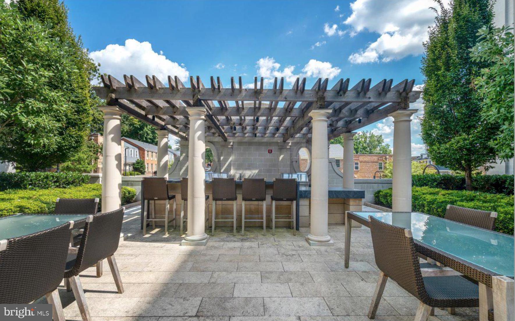 THE SIGNET - Residential