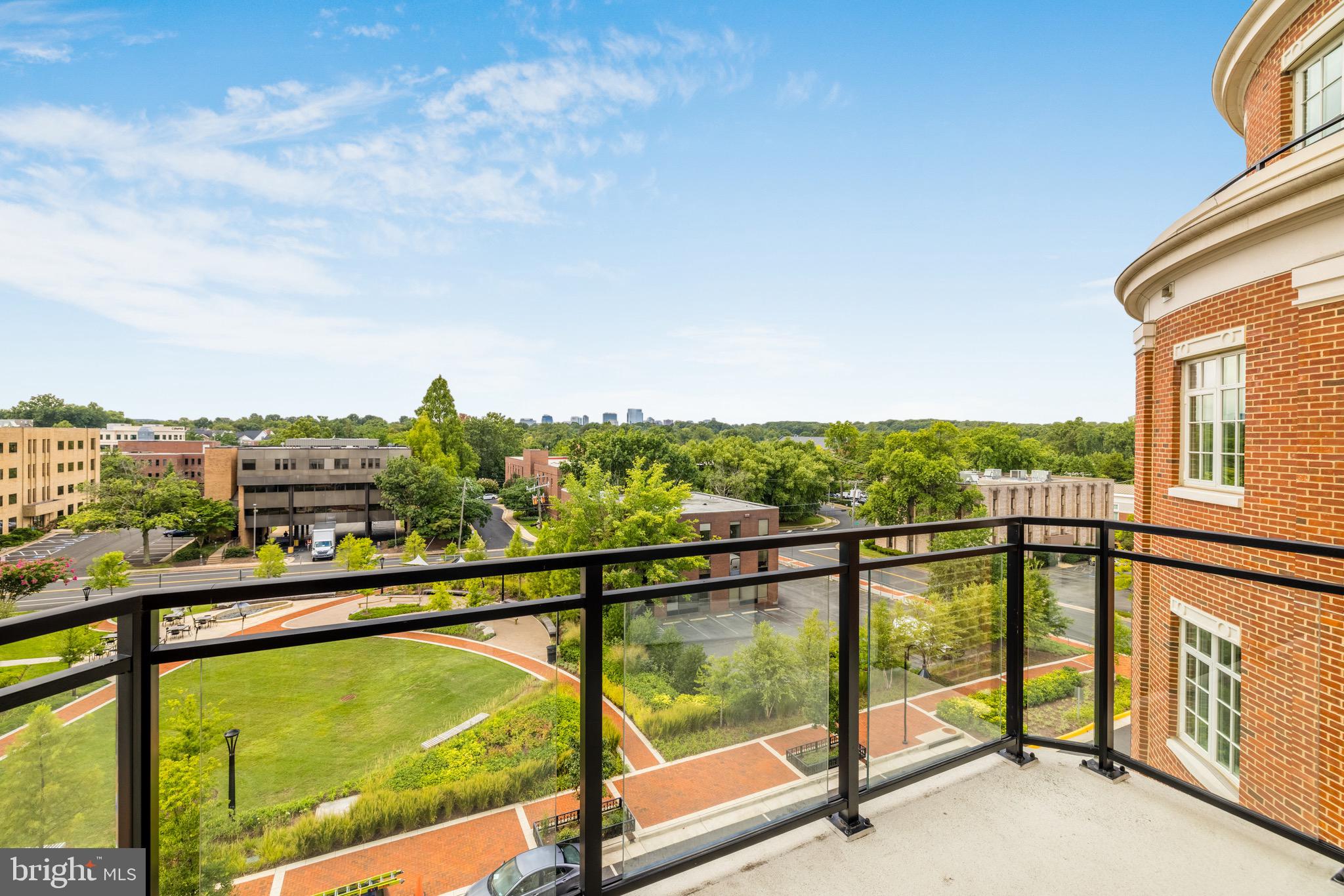 THE SIGNET - Residential