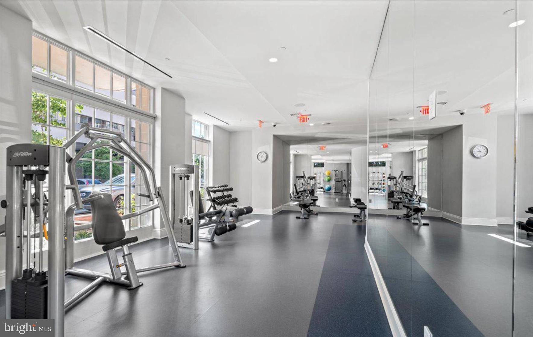 THE SIGNET - Residential