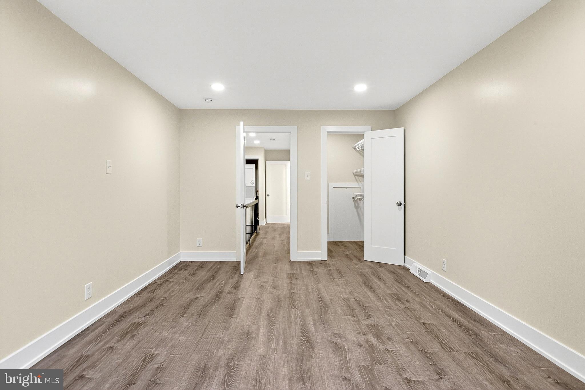 SUMMIT HOUSE - Residential