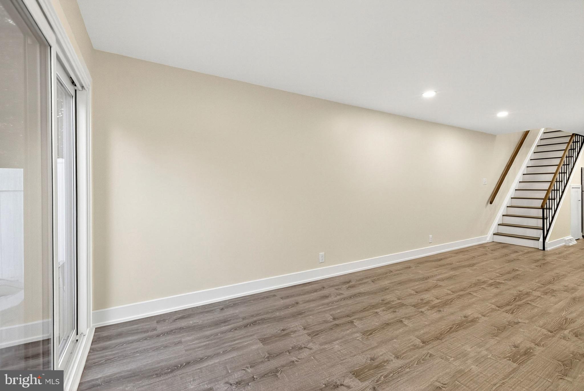 SUMMIT HOUSE - Residential