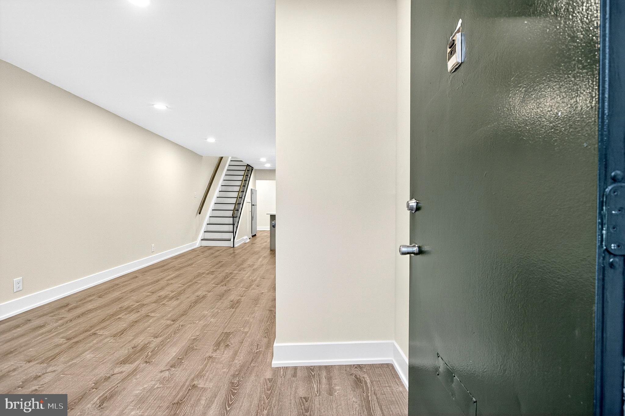 SUMMIT HOUSE - Residential