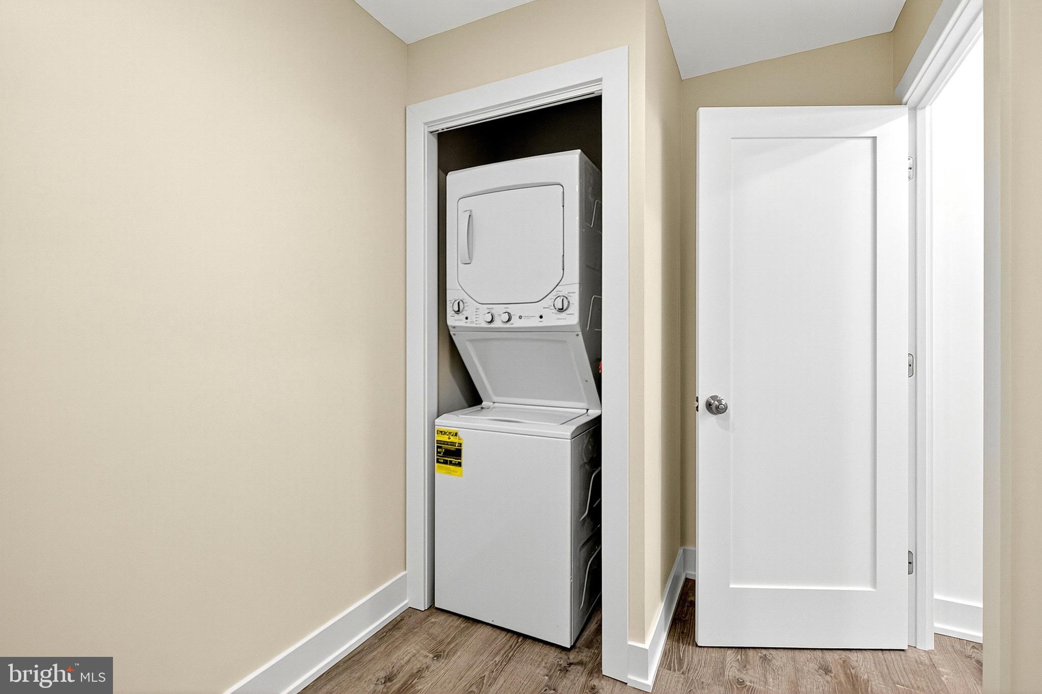 SUMMIT HOUSE - Residential