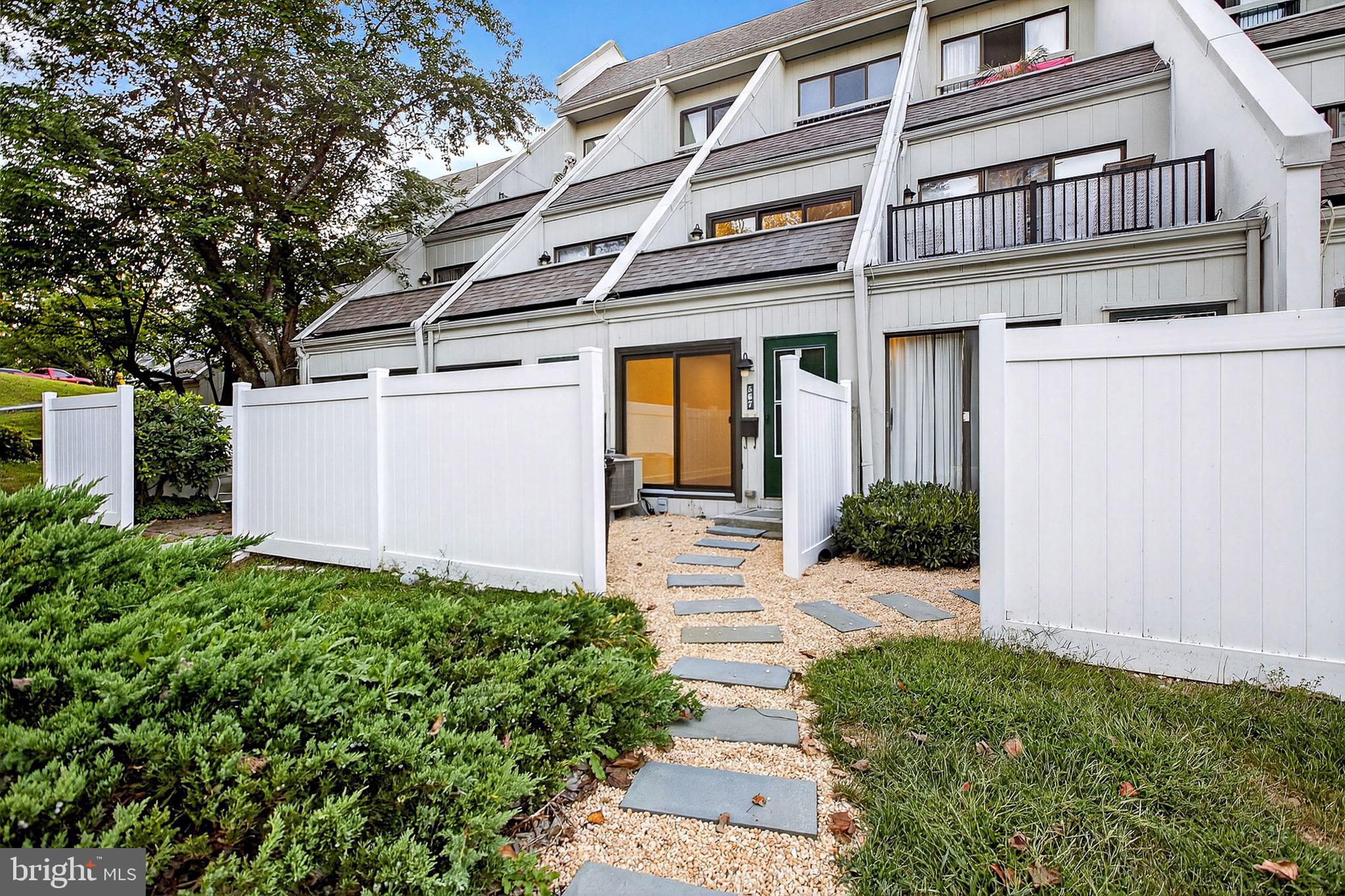 SUMMIT HOUSE - Residential