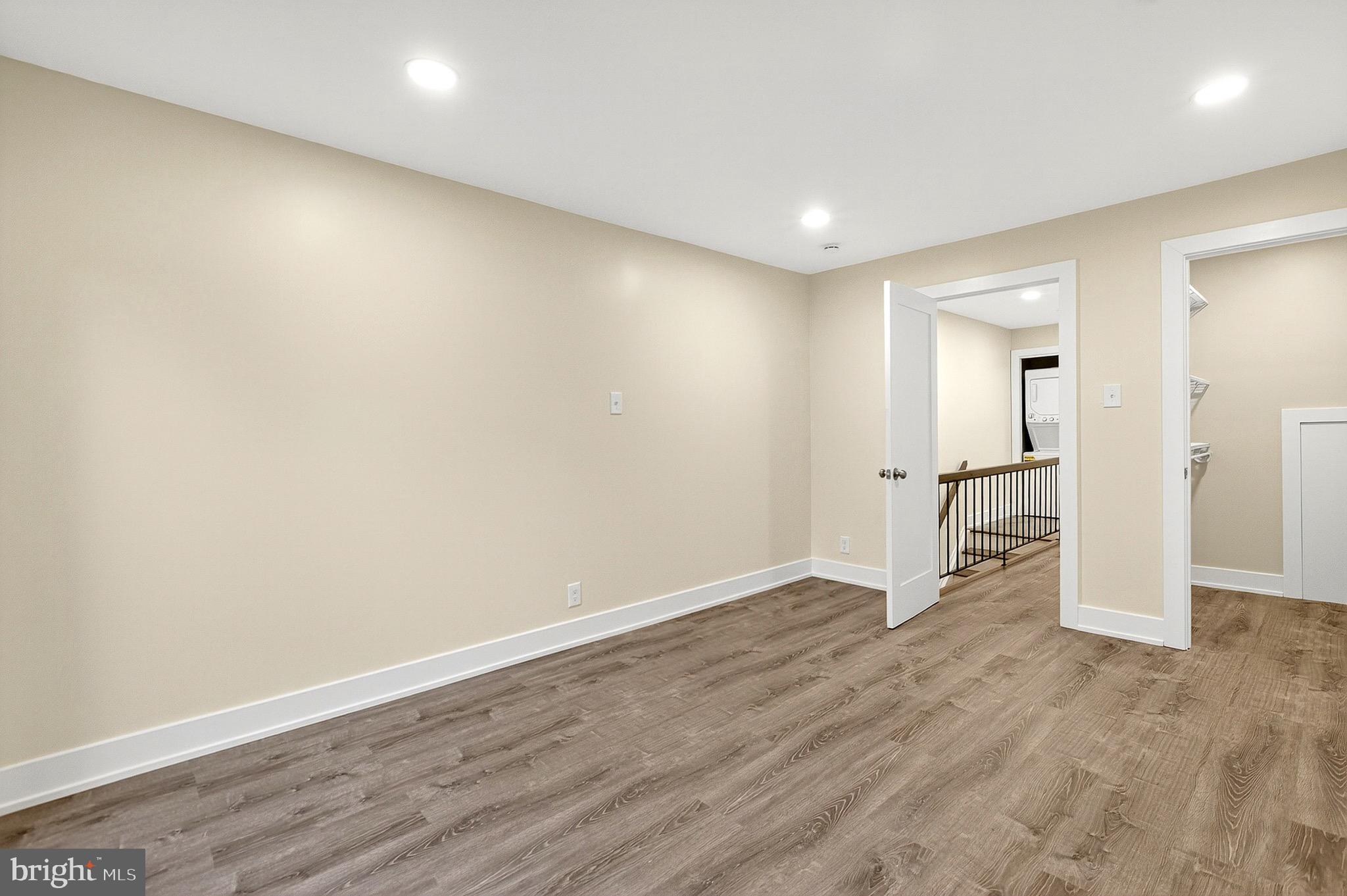 SUMMIT HOUSE - Residential