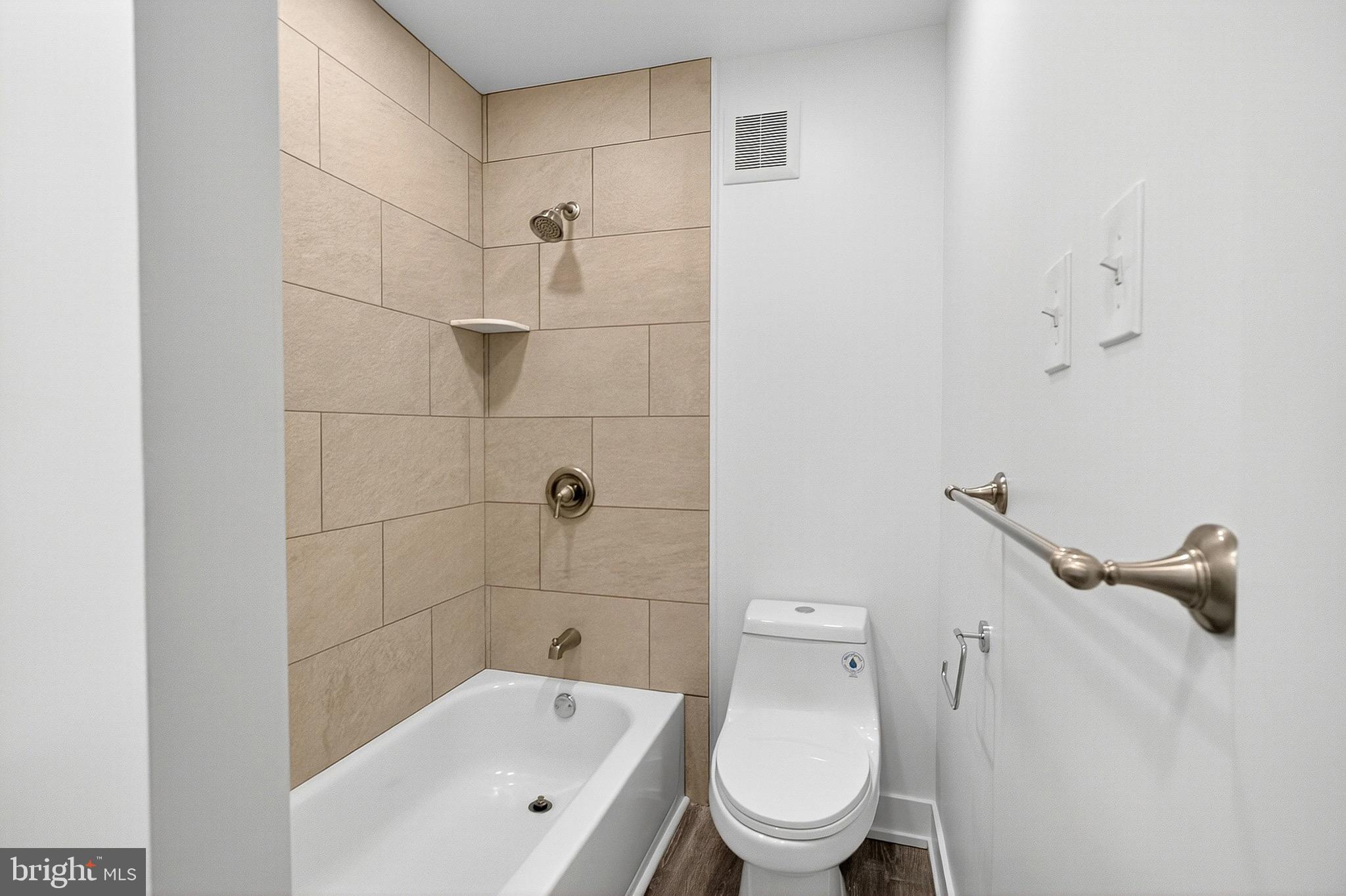 SUMMIT HOUSE - Residential