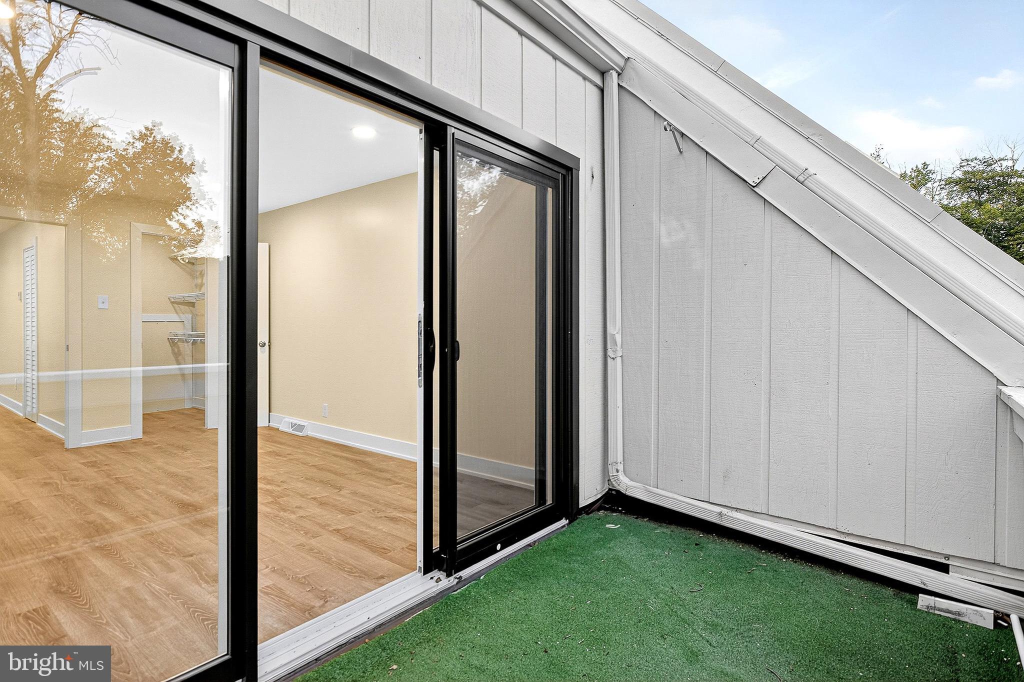 SUMMIT HOUSE - Residential