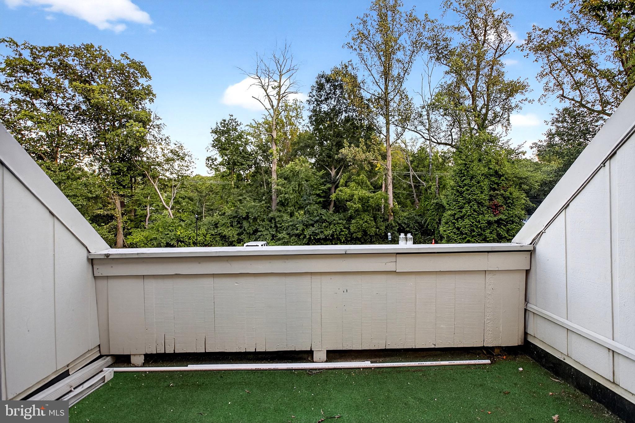 SUMMIT HOUSE - Residential