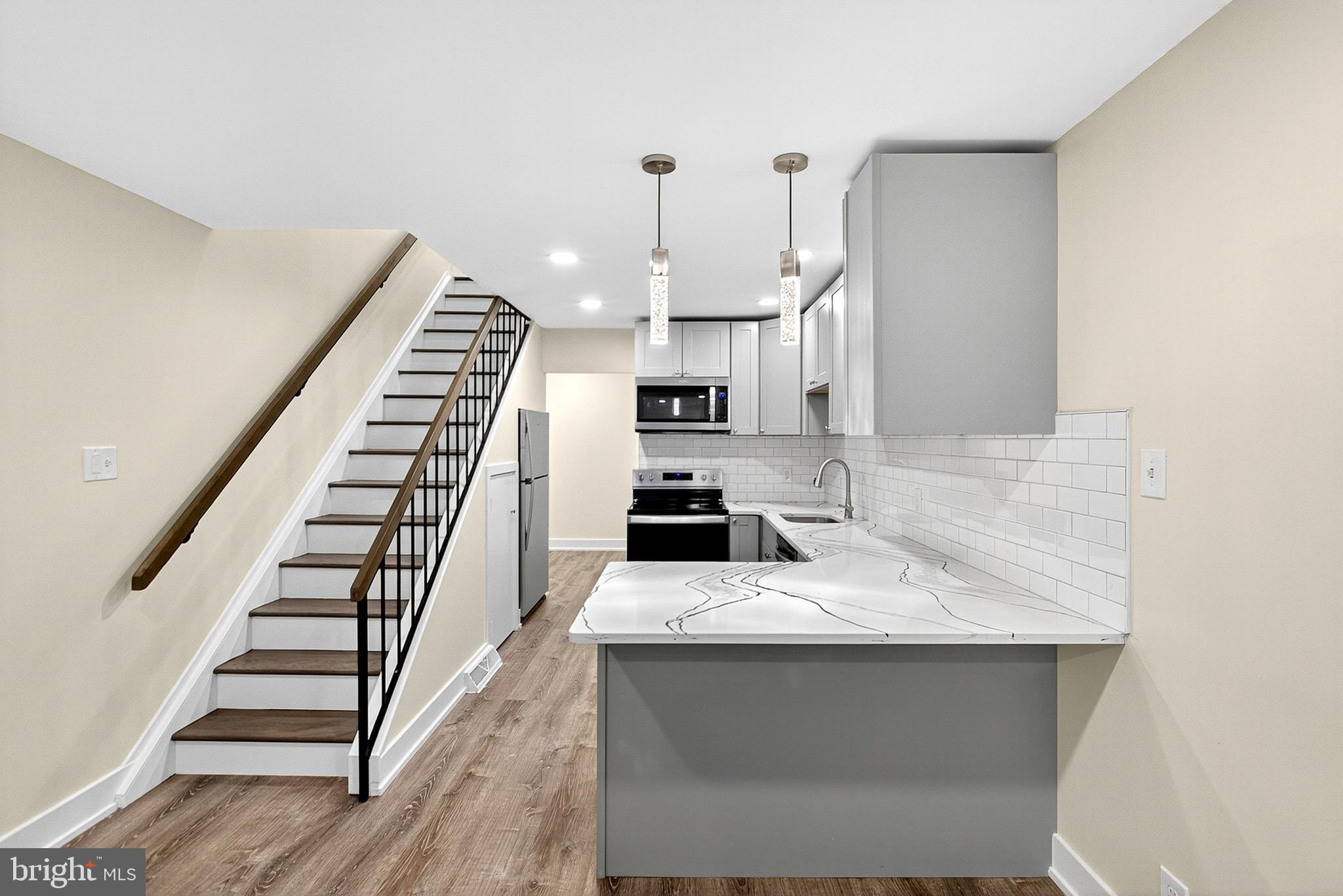 SUMMIT HOUSE - Residential