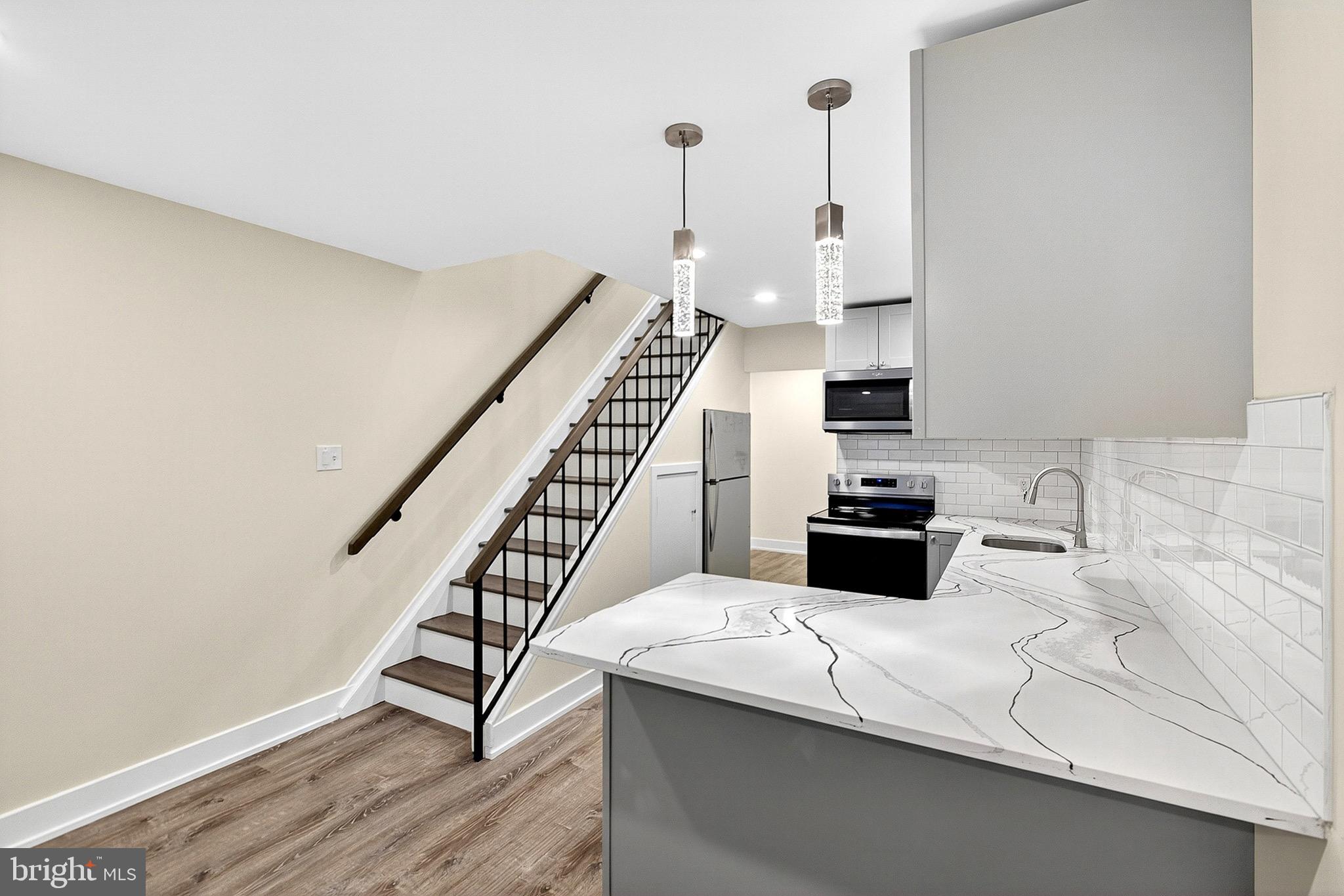 SUMMIT HOUSE - Residential