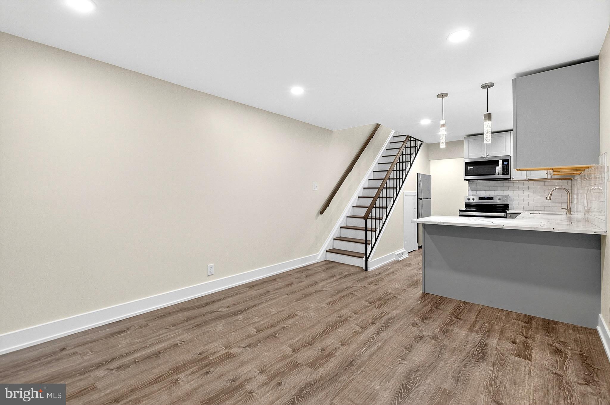 SUMMIT HOUSE - Residential