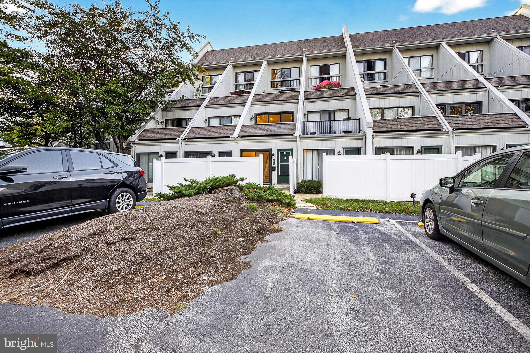 SUMMIT HOUSE - Residential