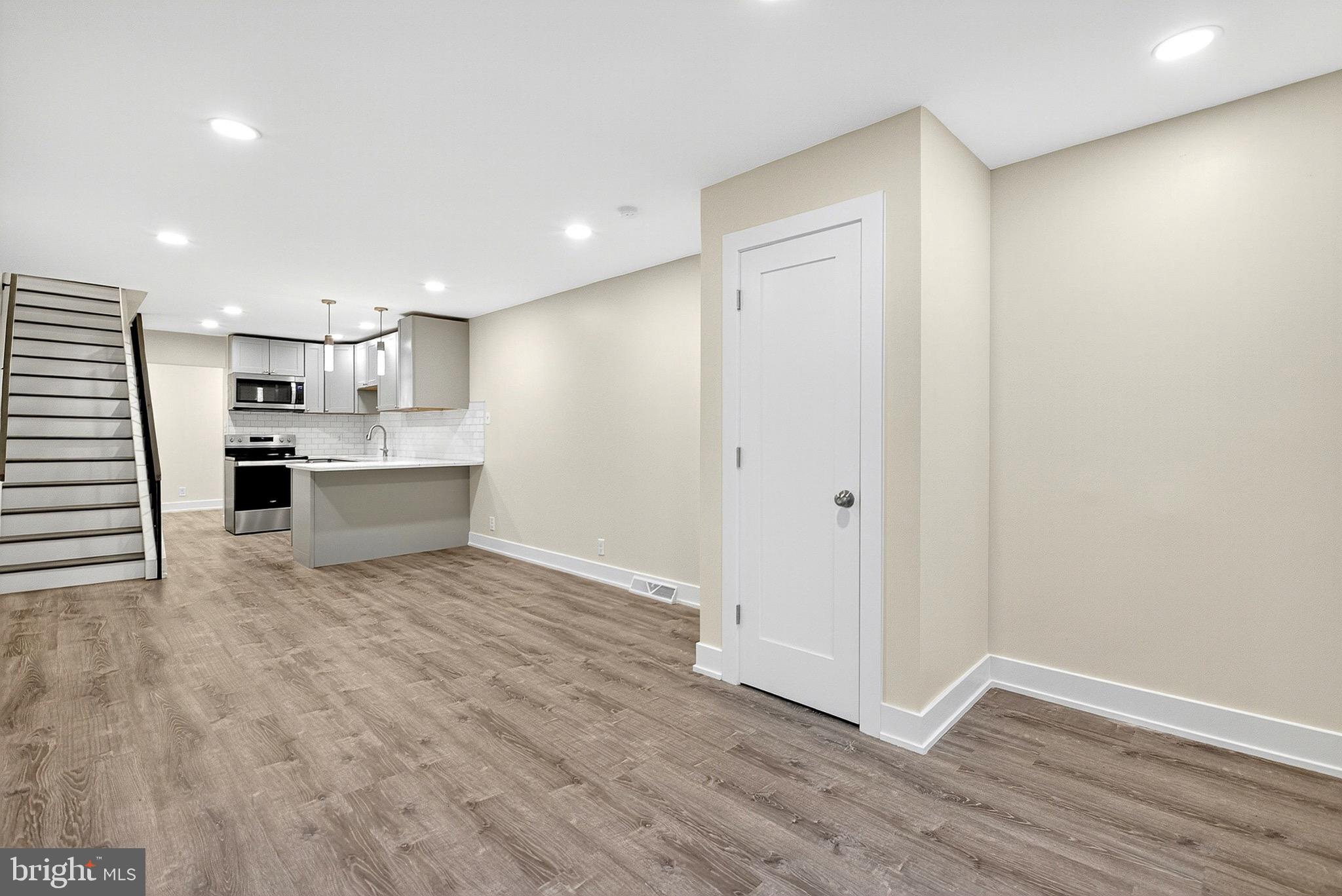 SUMMIT HOUSE - Residential