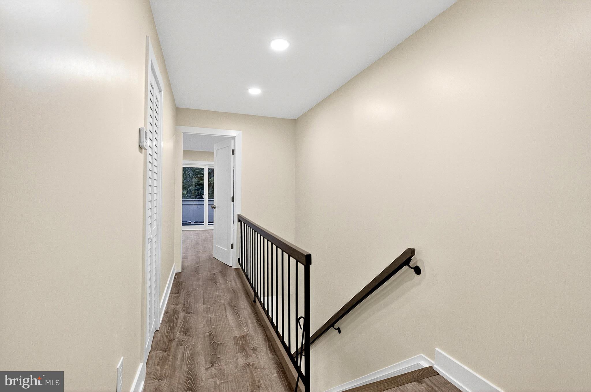 SUMMIT HOUSE - Residential