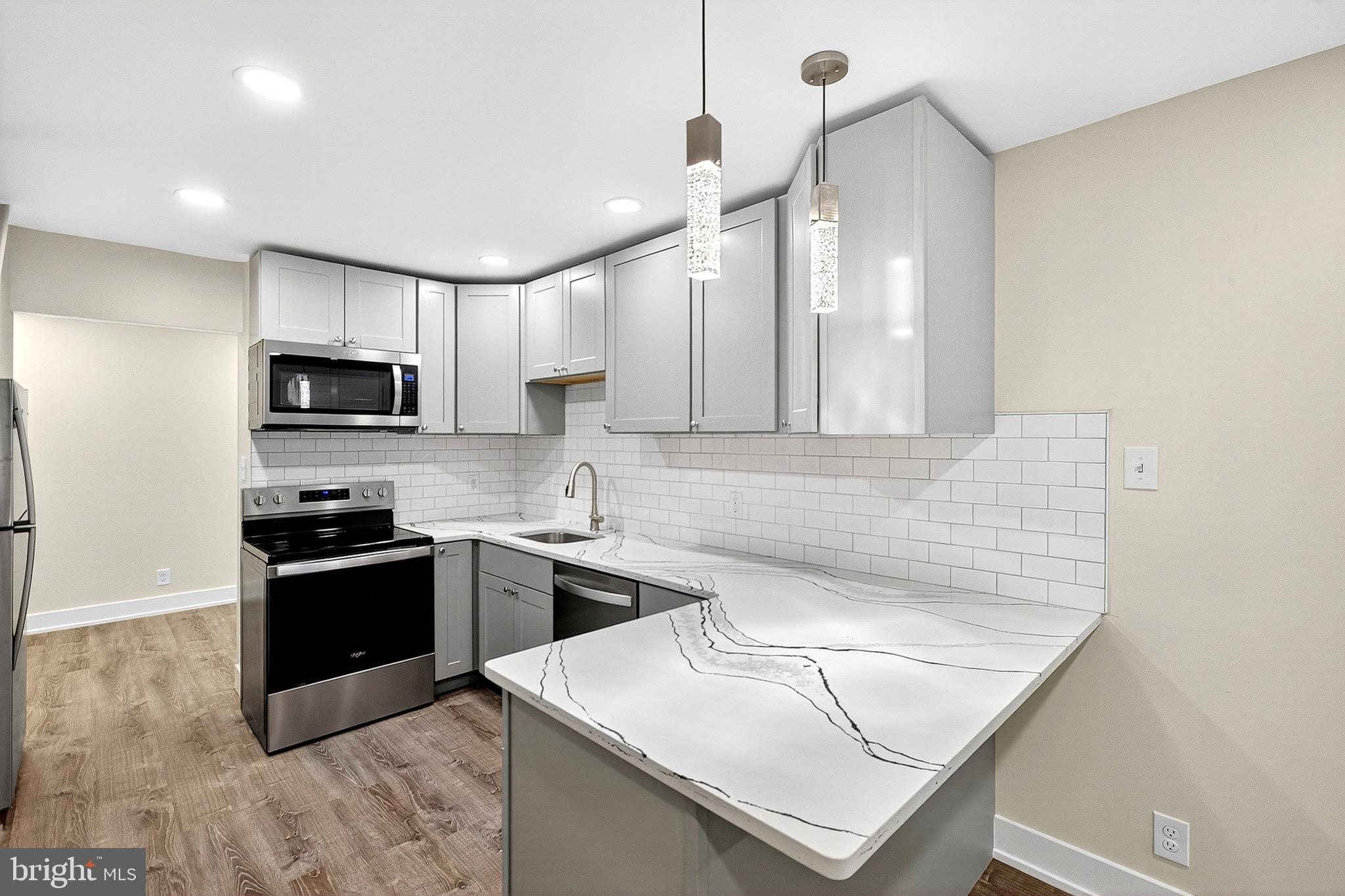 SUMMIT HOUSE - Residential