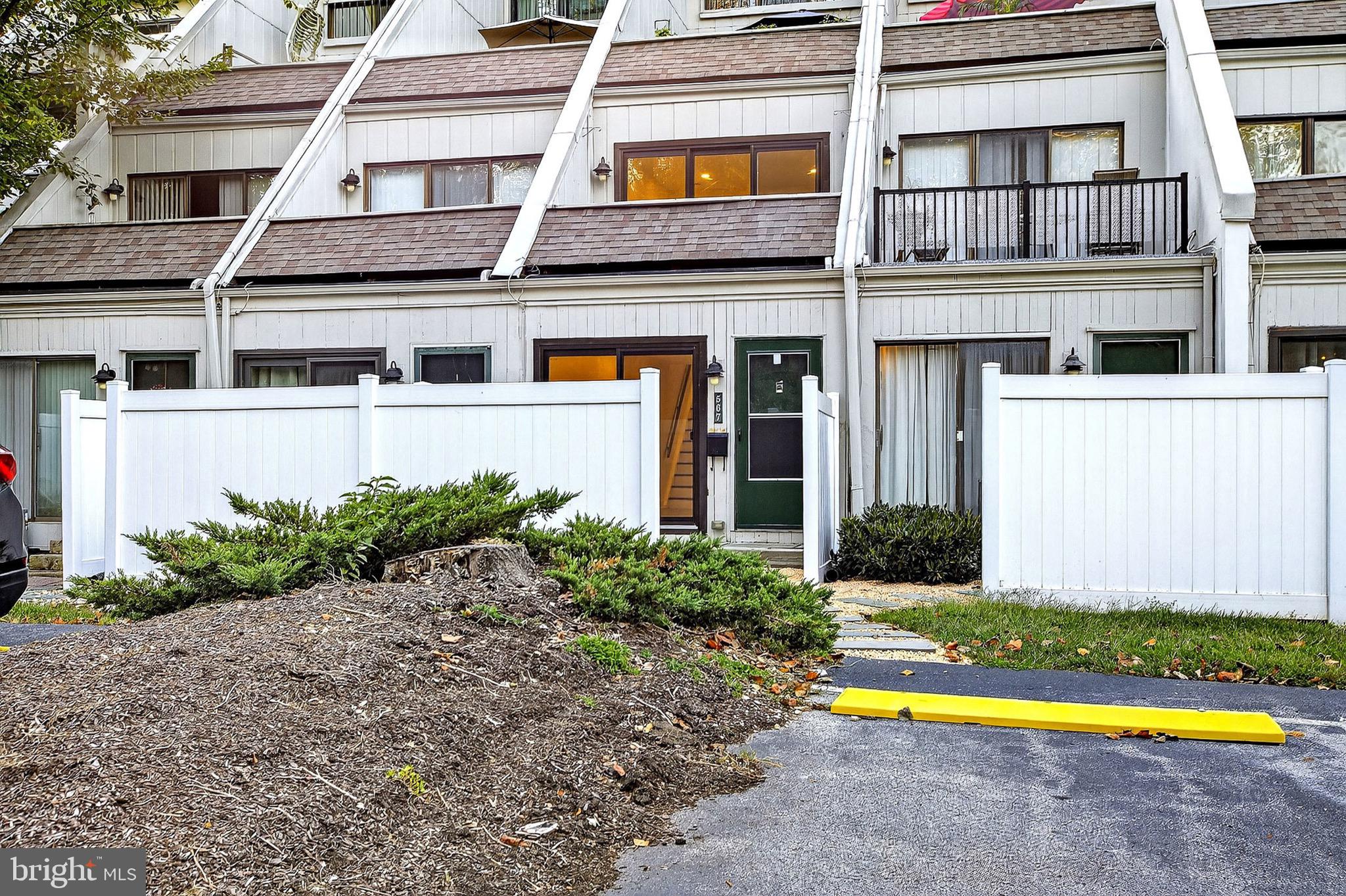 SUMMIT HOUSE - Residential