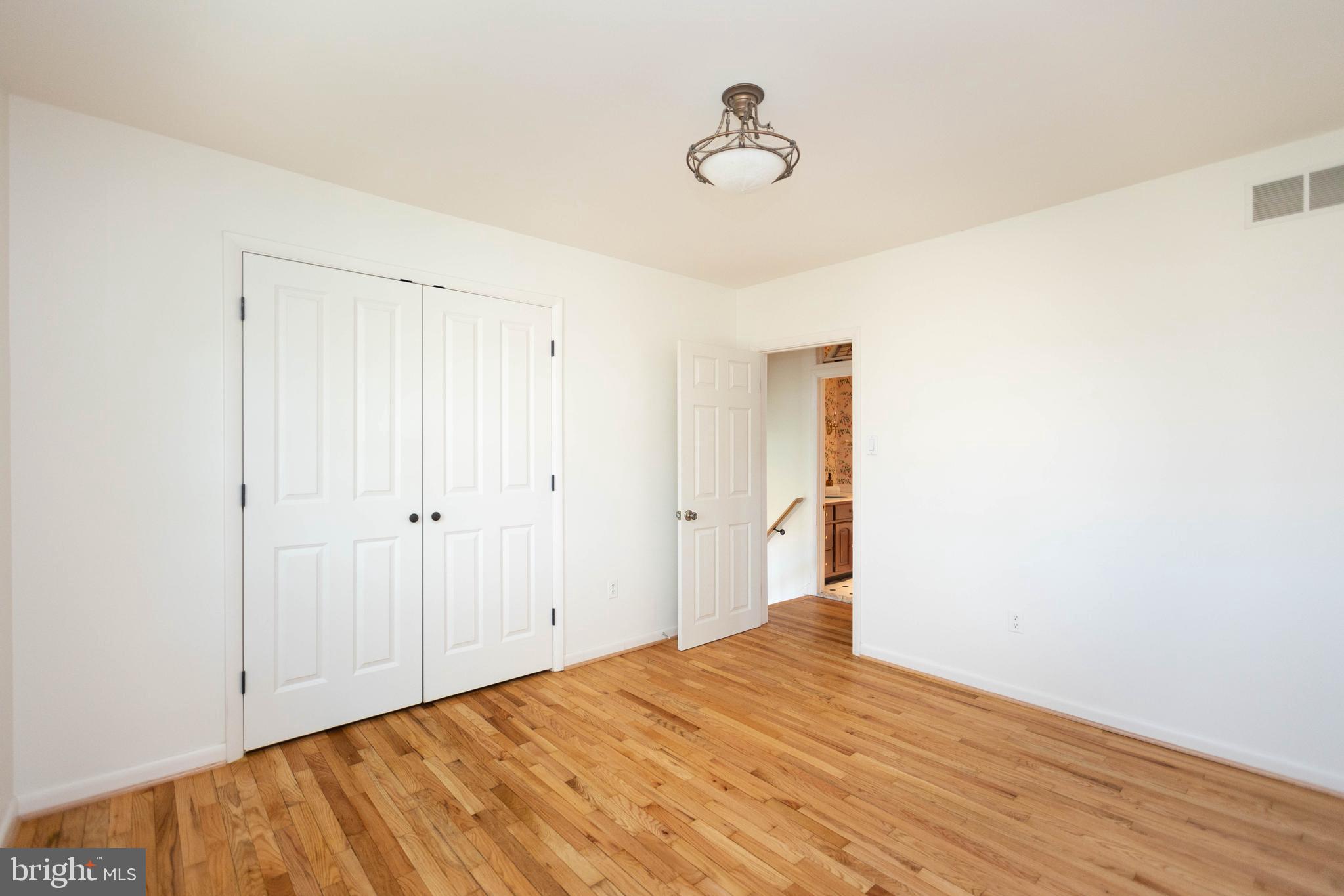 HAMPSTEAD - Residential