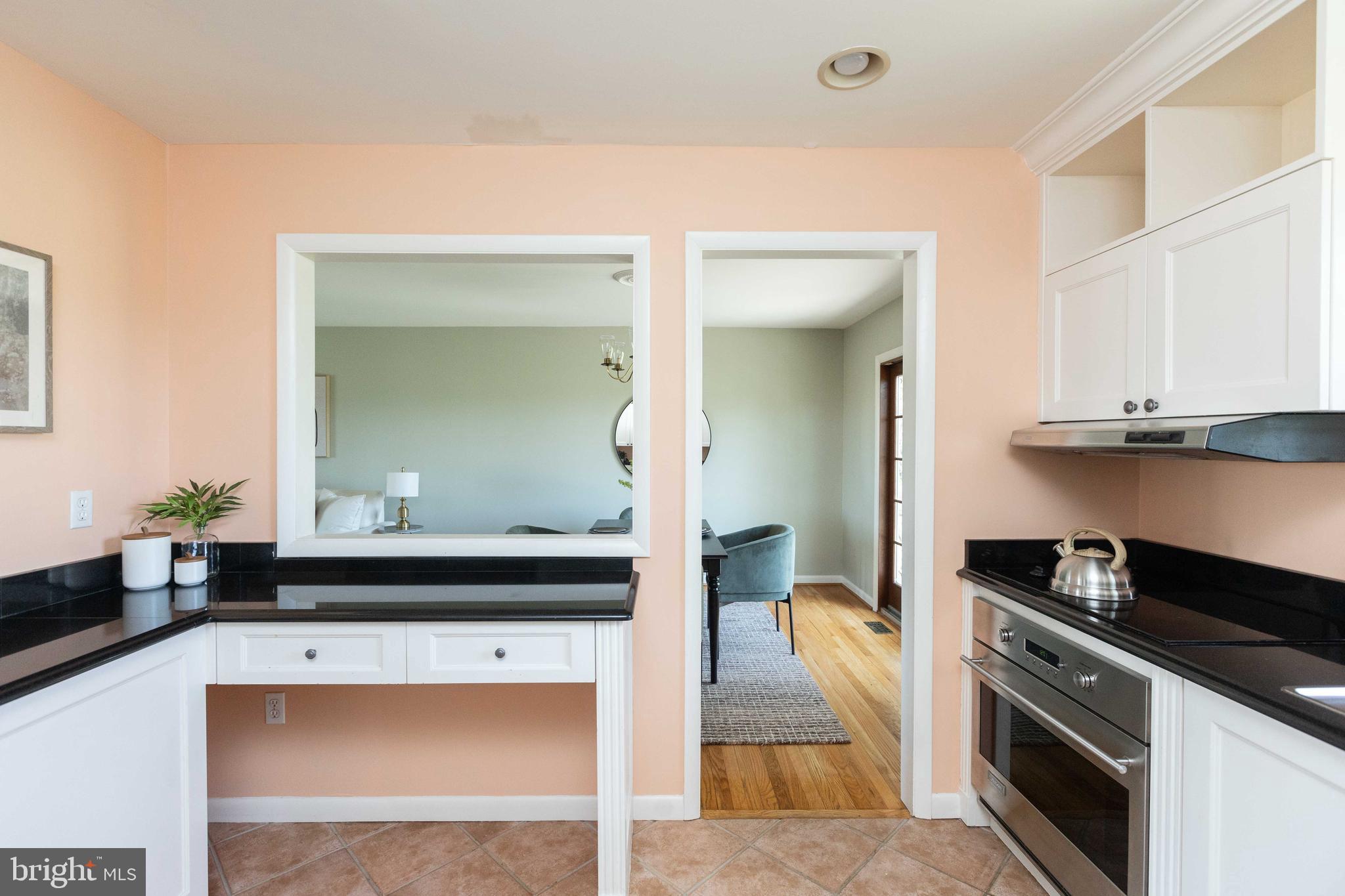 HAMPSTEAD - Residential