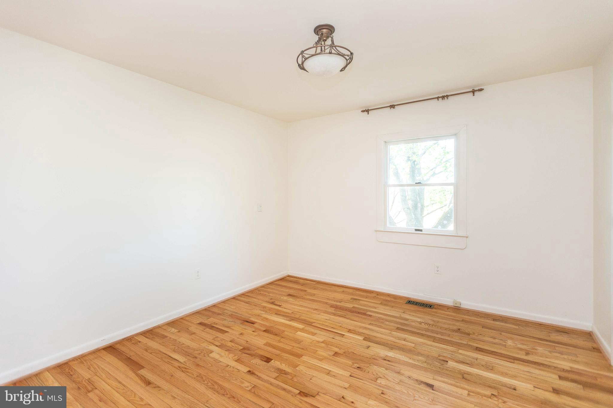 HAMPSTEAD - Residential