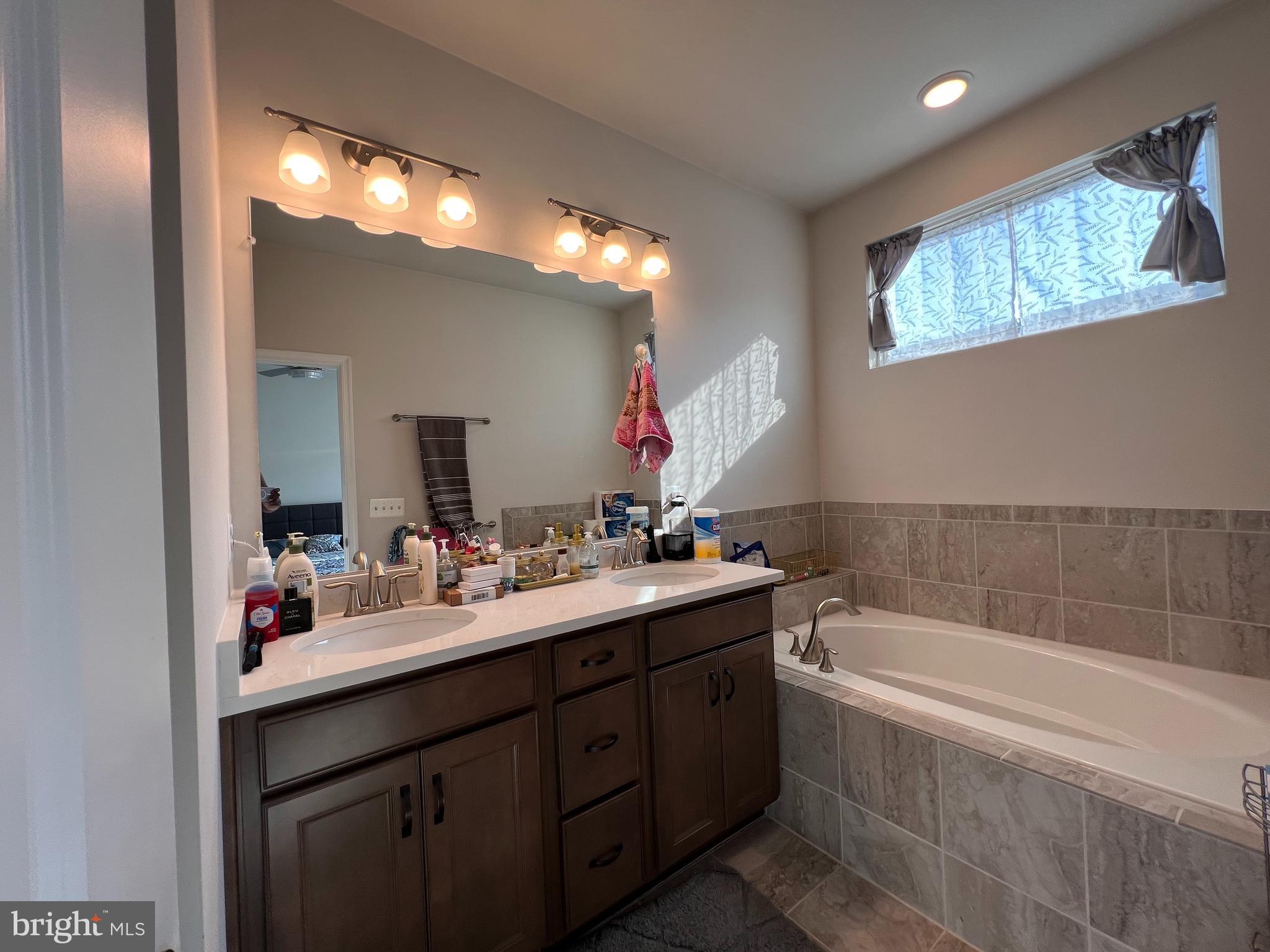 CLOVERLEAF CENTER - Residential Lease