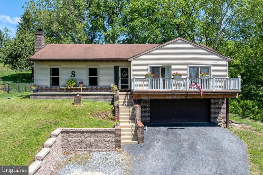 Photo of 105 Stonewyck Drive, LANCASTER, PA 17603 (MLS # PALA2070282)