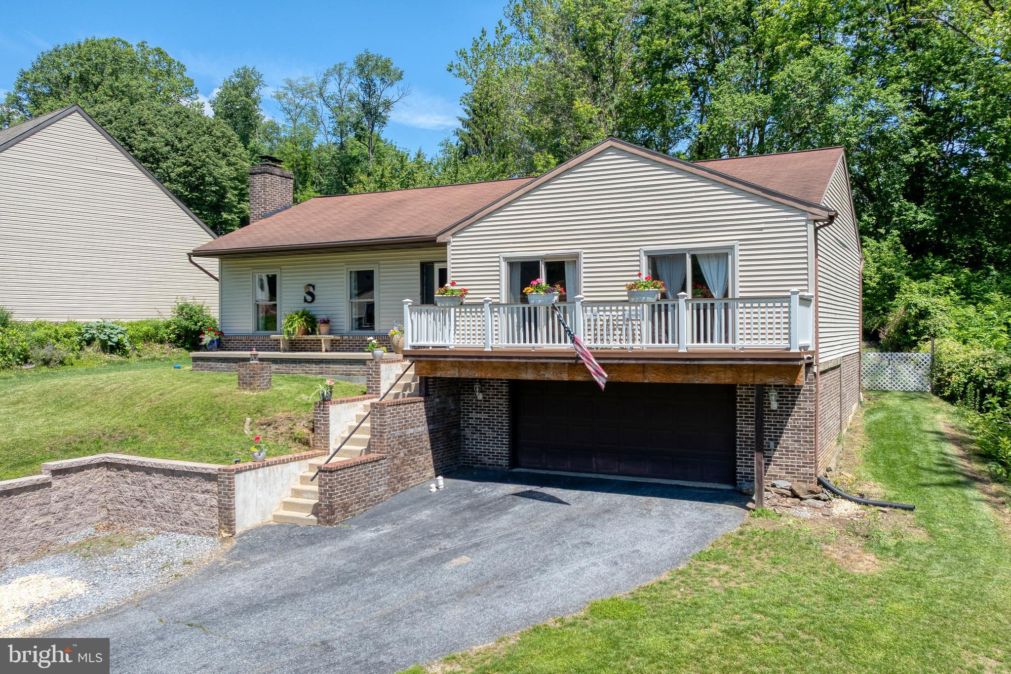 105 STONEWYCK DRIVE