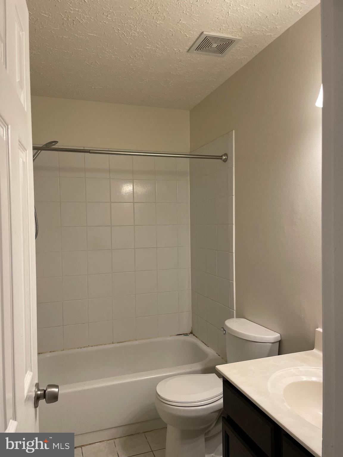 LYNNBROOK SUB - Residential Lease