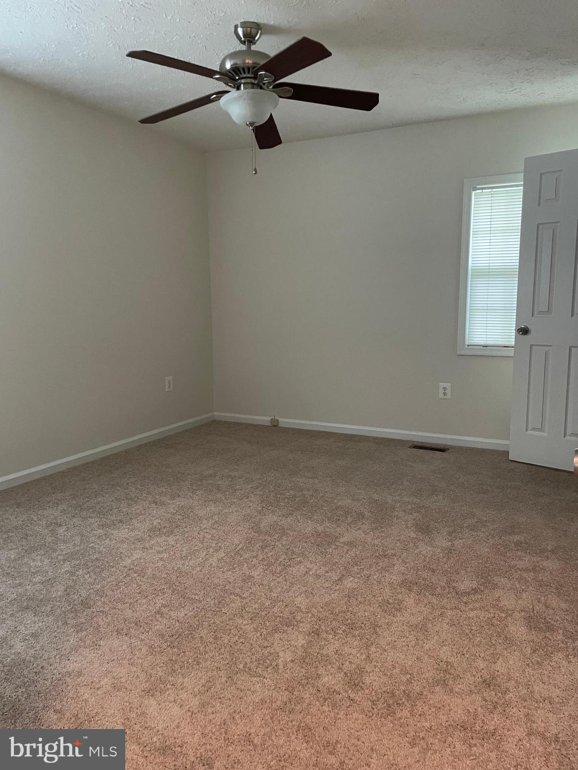 LYNNBROOK SUB - Residential Lease